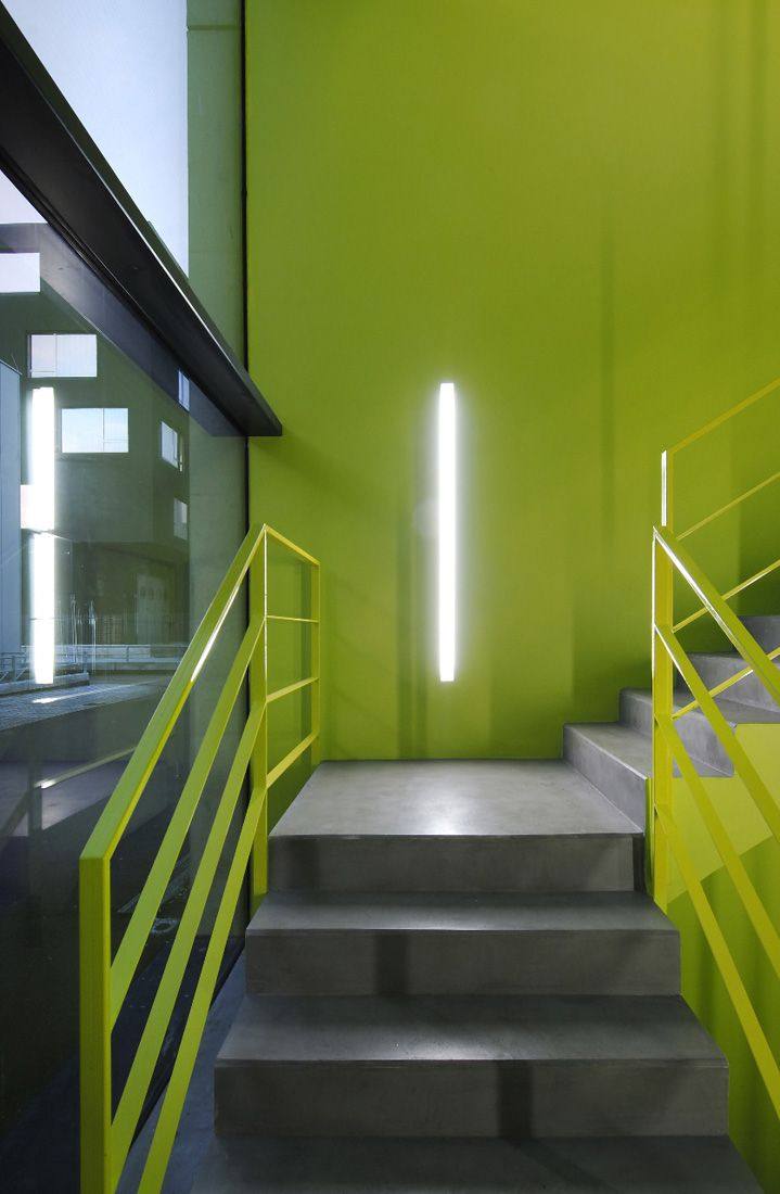 一个新总部设计，提供最大的能见度照相馆_The-Blaas-General-Partnership-Staircase-Lighting-Design.jpg