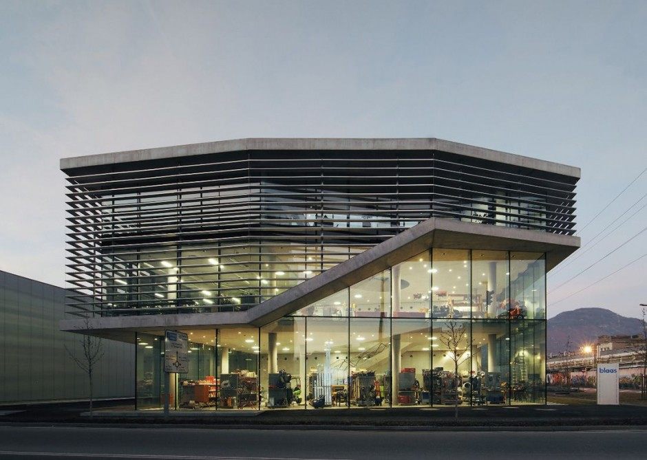 一个新总部设计，提供最大的能见度照相馆_The-Blaas-General-Partnership-Front-Building-Architecture-Design.jpg