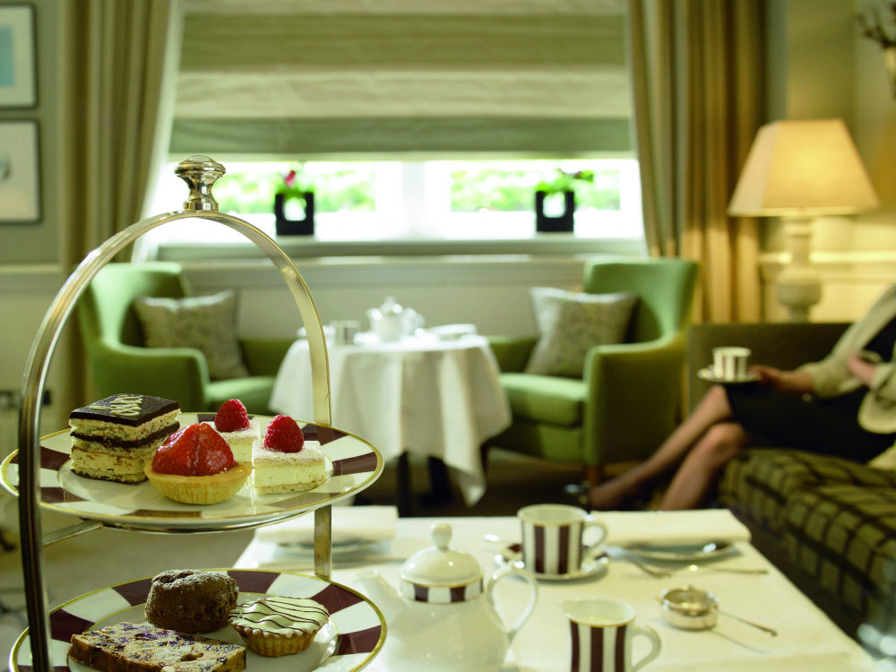 巴尔莫勒尔堡酒店-爱丁堡(The Balmoral hotel , Edinburgh)_Afternoon Tea at The Drawing Room.jpg