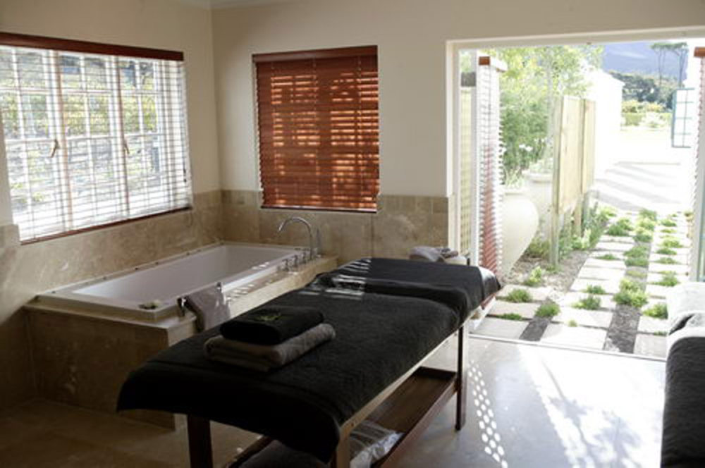 Steenberg hotel / 开普敦,南非_SBG-Treatment-Room-with-Hydro-Bath.jpg