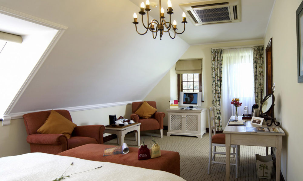 Steenberg hotel / 开普敦,南非_Steenberg-Standard-Luxury-Room.jpg