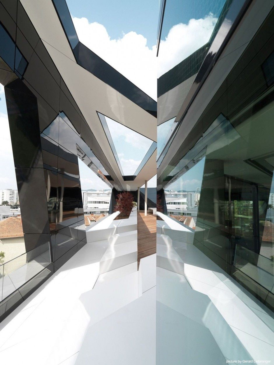 MP09大厦,令人印象深刻的新总部建筑设计首饰_MP09-Building-Contemporary-Window-Design.jpg