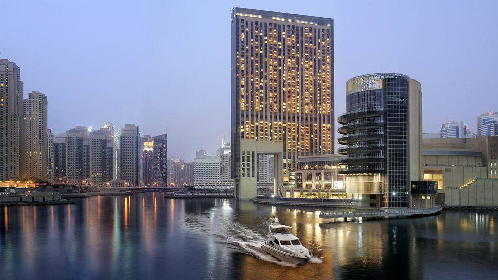 迪拜码头阿迪拉斯酒店_006409-09-exterior-dusk.jpg