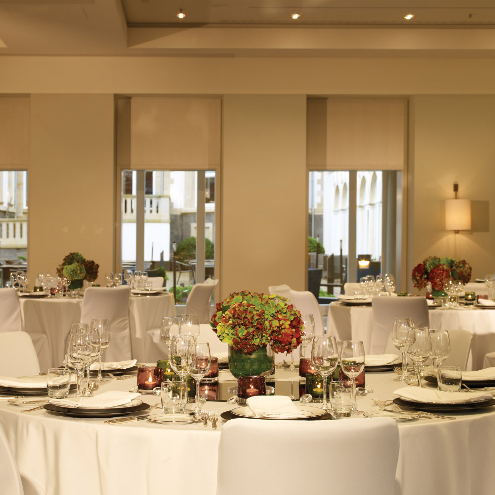 Villa Kennedy -法兰克福_20090120_RF_Villa Kennedy - Ballroom AH 300dpi Oct 08.jpg