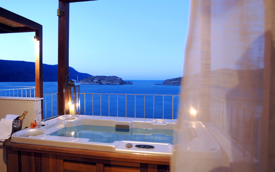 Domes of Elounda/克利特岛，希腊_14.1 Private Outdoor Jacuzzi(1).jpg