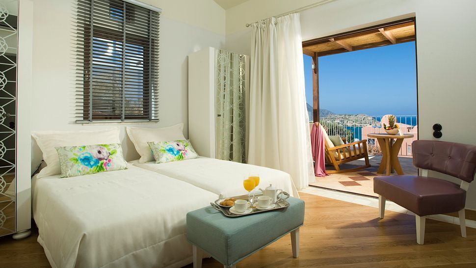 Domes of Elounda/克利特岛，希腊_006341-02-bedroom-balcony-view.jpg