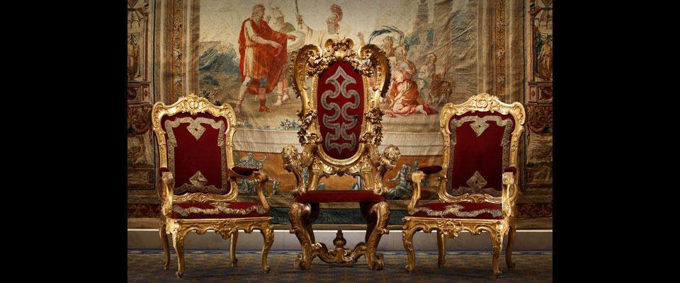 罗马卡瓦列利华尔道夫酒店 Rome Cavalieri Waldorf Astoria_royalChair.jpg