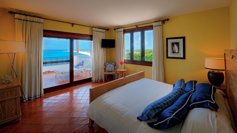 La Samanna/圣马丁岛,加勒比海_001712-03-bedroom-corner-sea-view.jpg