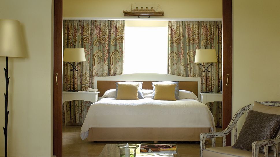 La Samanna/圣马丁岛,加勒比海_001712-02-bedroom.jpg