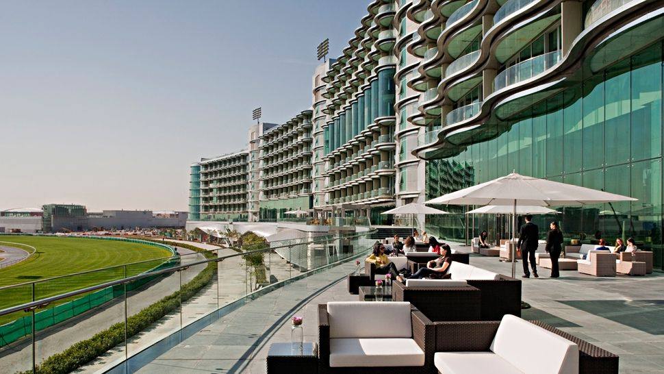 The Meydan Hotel/迪拜,阿拉伯联合酋长国_006403-07-outdoor-terrace-daytime.jpg