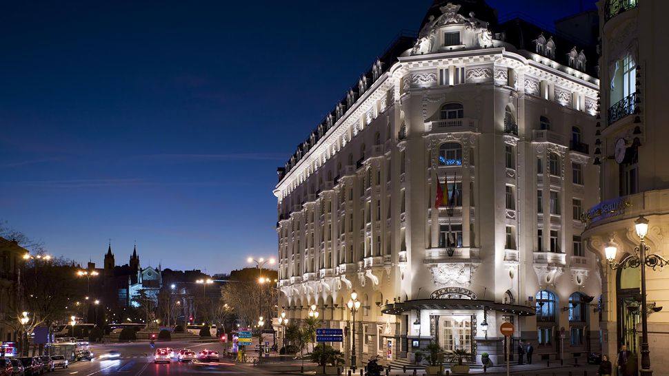 Rockwell Group -马德里威斯汀皇宫酒店 The Westin Palace Madrid_002938-01-exterior-street-view.jpg