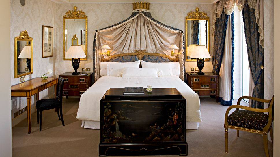 Rockwell Group -马德里威斯汀皇宫酒店 The Westin Palace Madrid_002938-12-bedroom-king-bed.jpg