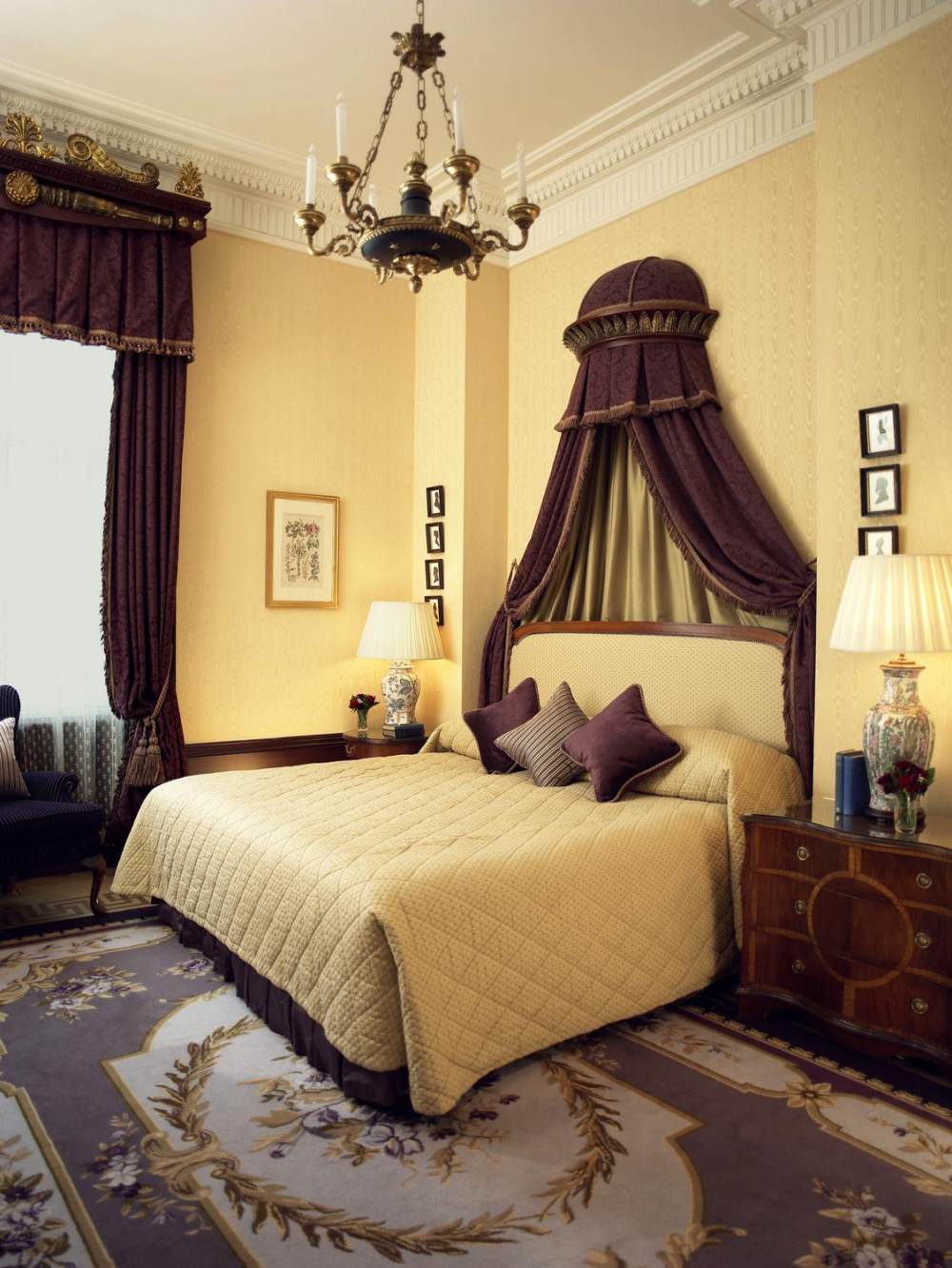 伦敦圣瑞吉斯   The Lanesborough, a St. Regis Hotel(官方免费大图）_The Lanesborough, a St. Regis Hotel—Buckingham Suite Bedroom.jpg