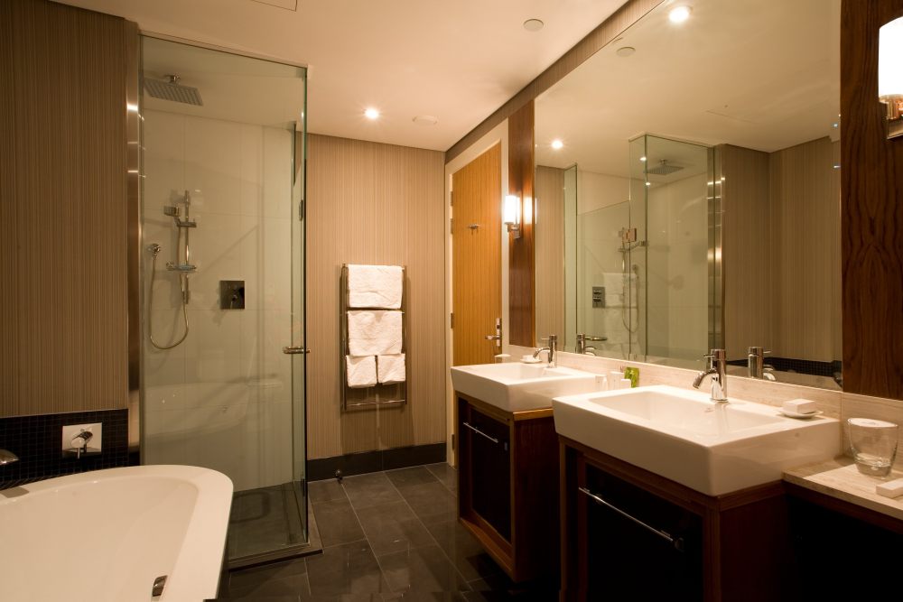 Bathroom2_HR_眸目压缩.jpg