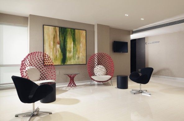 Eaton Smart-新德里机场过境酒店_Lobby_Shot_03.jpg