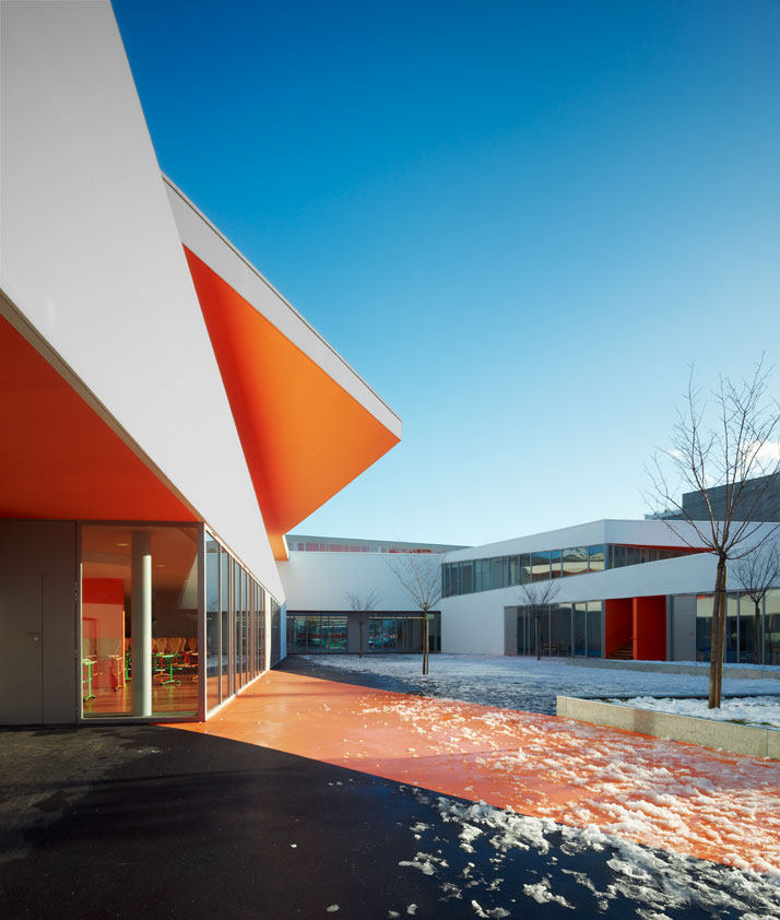 法国的约瑟菲娜·贝克学校_Josephine-Baker-group-of-schools-in-La-Courneuve-by-Dominique-Coulon-12.jpg