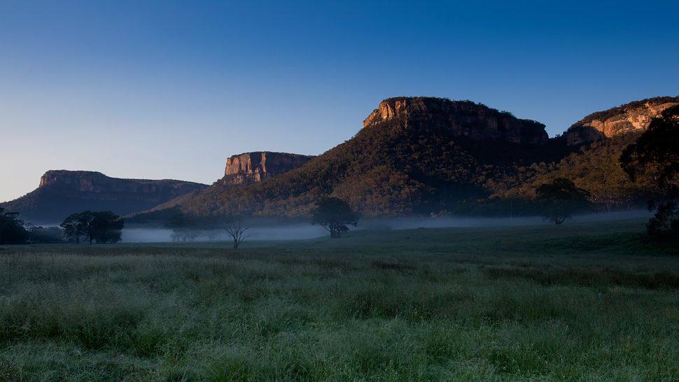 沃尔根谷度假村/澳大利亚,新南威尔士, 利斯哥Wolgan Valley Resort & Spa_005702-09-valley-landscape-morning-sunrise.jpg