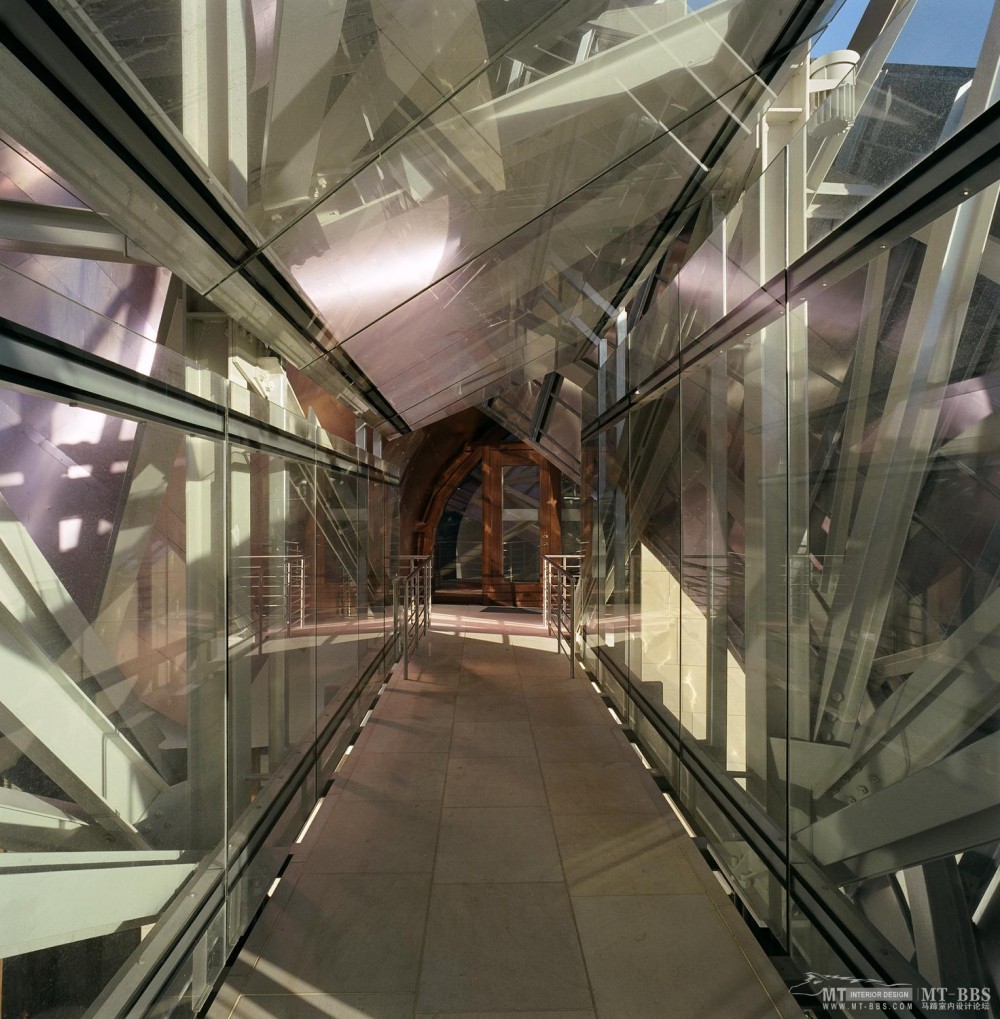 全球豪华精选至尊酒店合集The Luxury Collection(已补齐)_12)Marques de Riscal, Elciego—Glass corridor  connecting the two wings 拍攝者 L.jpg
