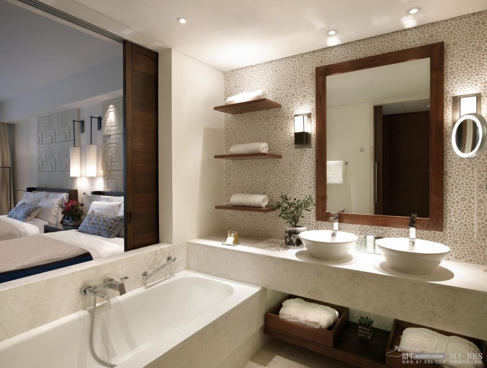 全球豪华精选至尊酒店合集The Luxury Collection(已补齐)_19)The Romanos, Costa Navarino—Deluxe Room - Bathroom 拍攝者 Luxury Collection .jpg