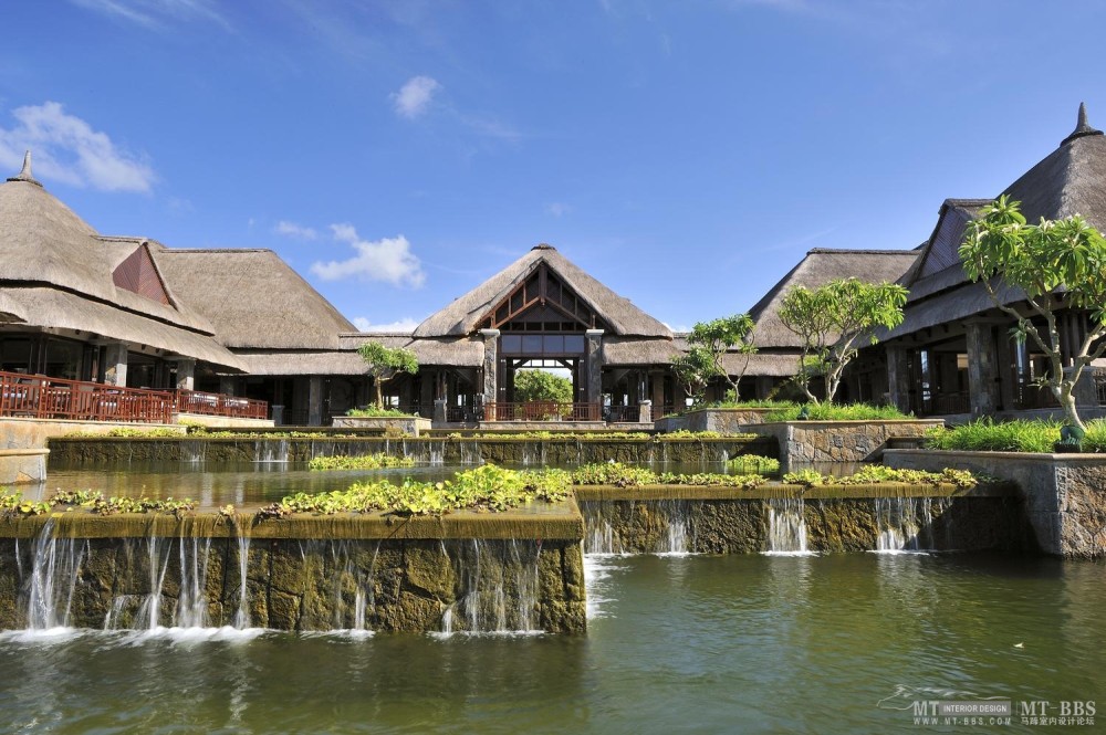 全球豪华精选至尊酒店合集The Luxury Collection(已补齐)_11)The Grand Mauritian Resort &amp; Spa, Mauritius—Main lobby viewed from the b.jpg