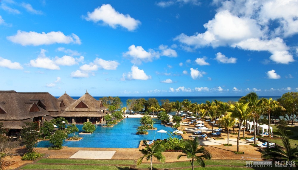 全球豪华精选至尊酒店合集The Luxury Collection(已补齐)_23)The Grand Mauritian Resort &amp; Spa, Mauritius—View over the main swimming .jpg