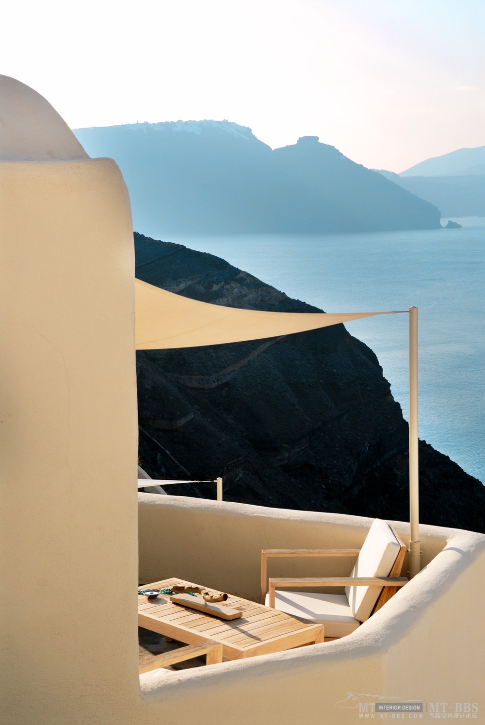 全球豪华精选至尊酒店合集The Luxury Collection(已补齐)_3)Mystique, Santorini—Lobby terrace 拍攝者 Luxury Collection Hotels and Resorts.jpg