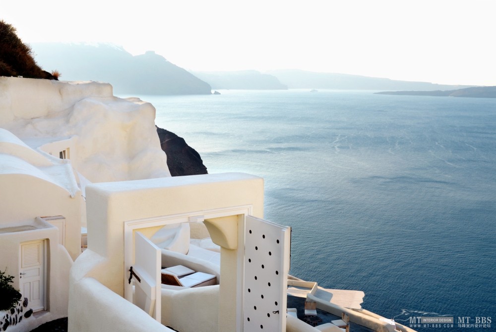 全球豪华精选至尊酒店合集The Luxury Collection(已补齐)_10)Mystique, Santorini—Entrance and panoramic views 拍攝者 Luxury Collection Ho.jpg