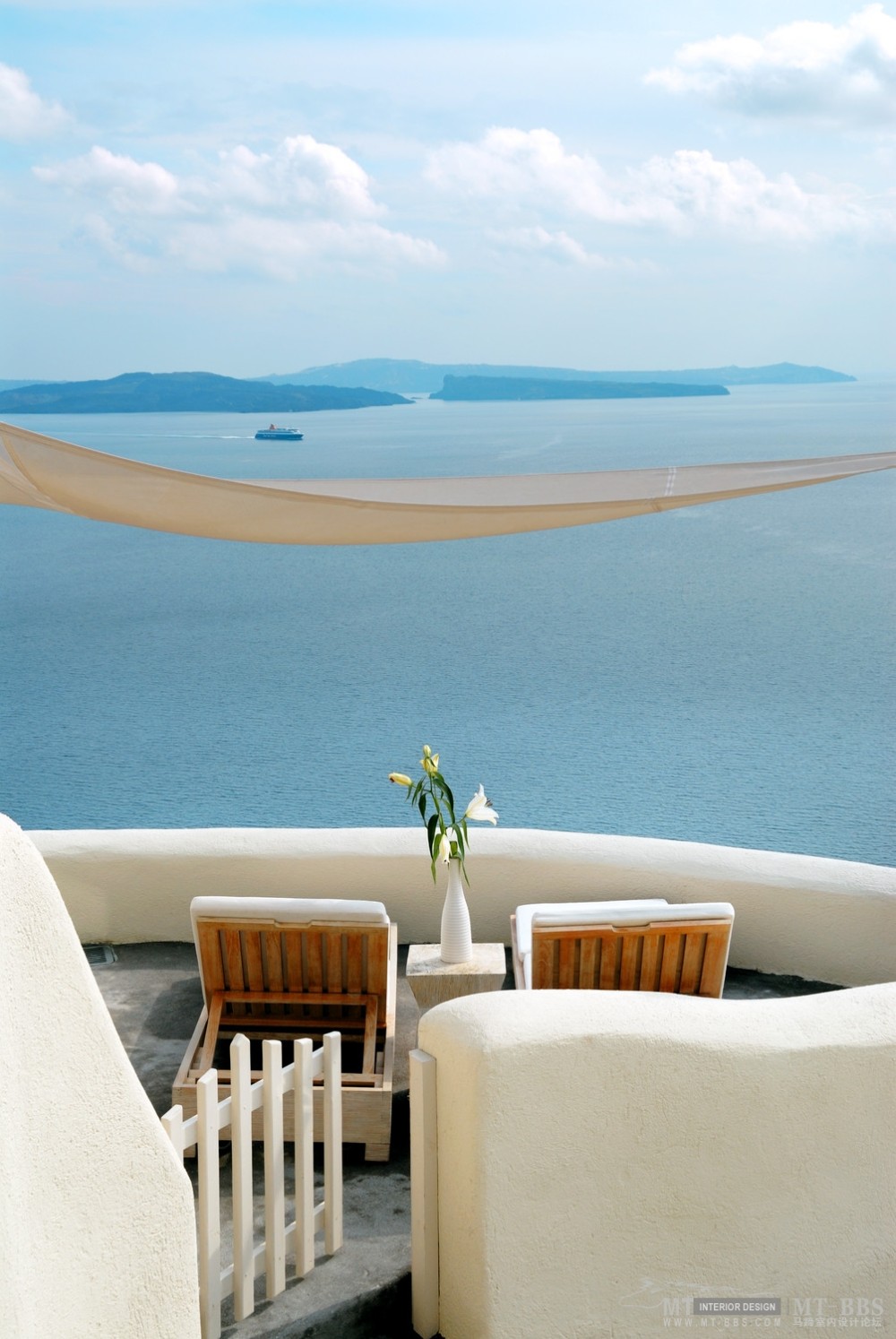 全球豪华精选至尊酒店合集The Luxury Collection(已补齐)_24)Mystique, Santorini—Private Balcony view 拍攝者 Luxury Collection Hotels and.jpg