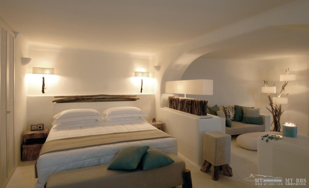 全球豪华精选至尊酒店合集The Luxury Collection(已补齐)_36)Mystique, Santorini—Luxurious bedrooms feature Luxury Collection beds 拍攝者.jpg