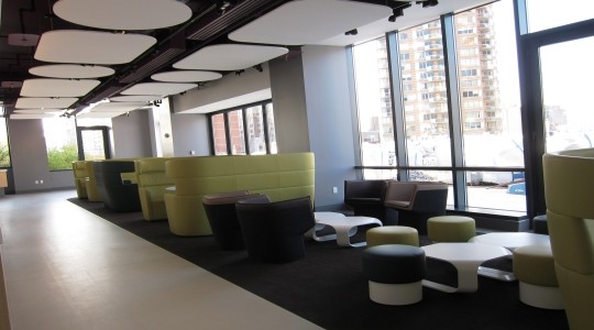 Rockwell Group - YOTEL纽约时代广场_NYC_greenlounge.jpg