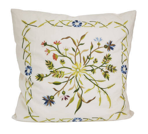 国外网站 （大气舒适抱枕）_4_Flora_Pillow_in_Style_1_EMB482A.jpg