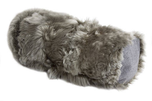 国外网站 （大气舒适抱枕）_4_Grey_Suri_Alpaca_Bolster.jpg