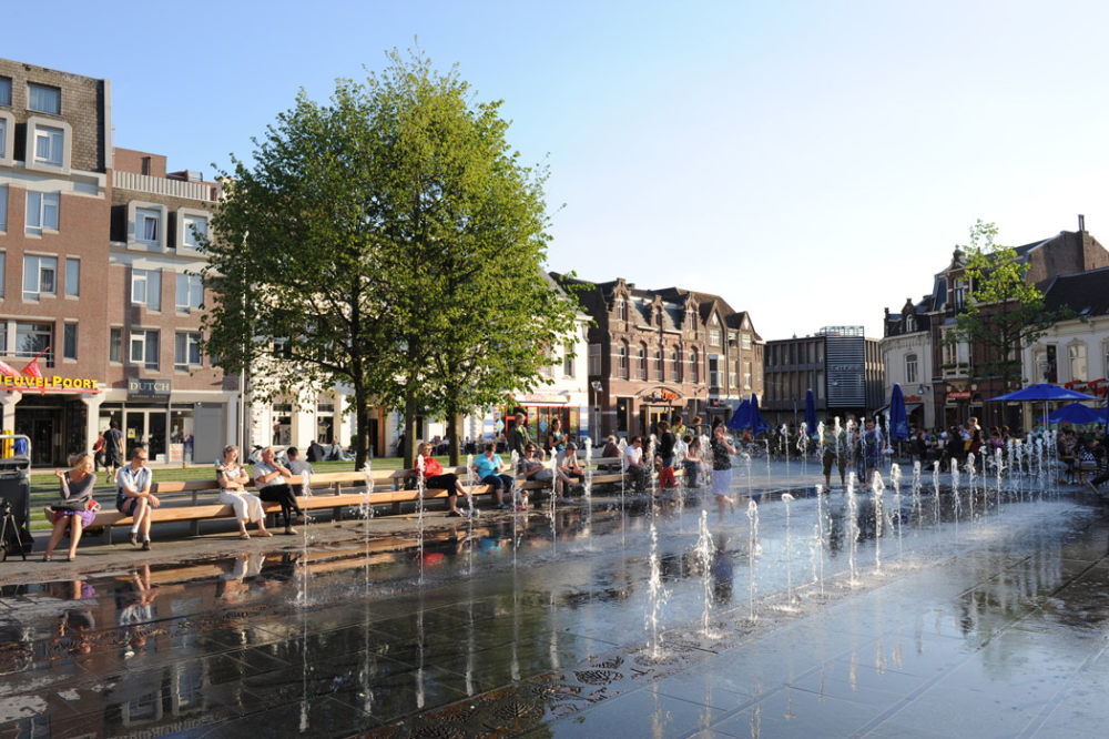 荷兰蒂尔堡山广场_02_sant_en_co_landscape_architecture_De_Heuvel_Tilburg_square.jpg