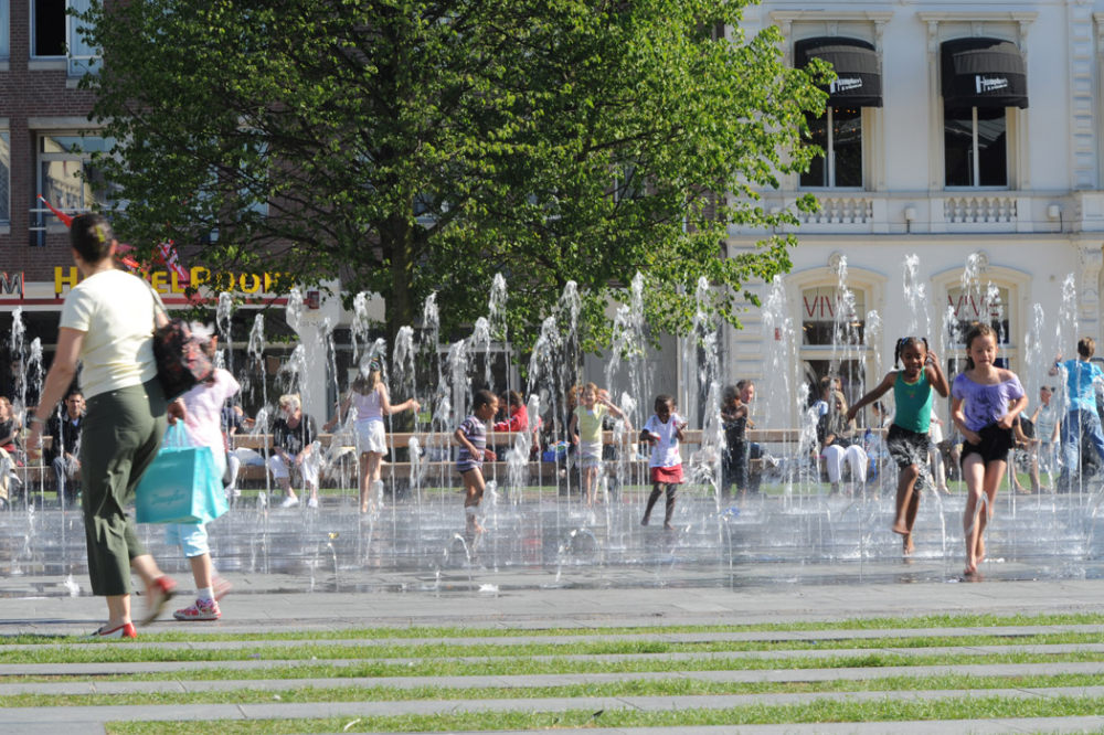 荷兰蒂尔堡山广场_03_sant_en_co_landscape_architecture_De_Heuvel_Tilburg_square.jpg