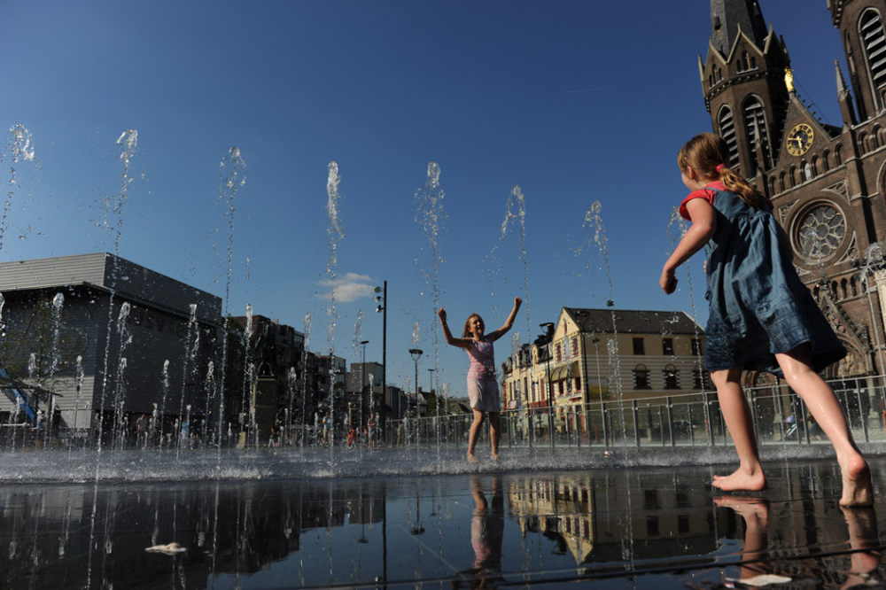 荷兰蒂尔堡山广场_04_sant_en_co_landscape_architecture_De_Heuvel_Tilburg_square.jpg