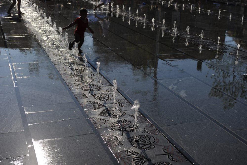 荷兰蒂尔堡山广场_05_sant_en_co_landscape_architecture_De_Heuvel_Tilburg_square.jpg