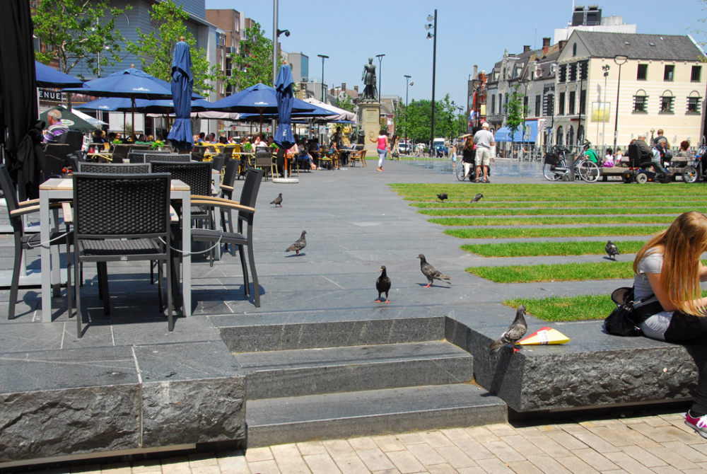 荷兰蒂尔堡山广场_12_sant_en_co_landscape_architecture_De_Heuvel_Tilburg_square.jpg