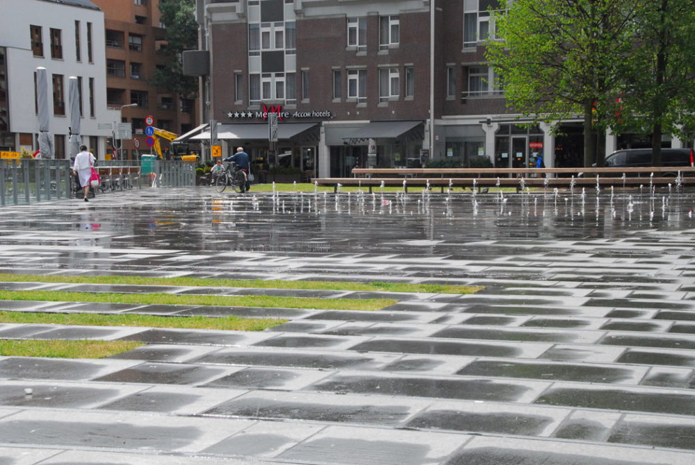 荷兰蒂尔堡山广场_14_sant_en_co_landscape_architecture_De_Heuvel_Tilburg_square.jpg