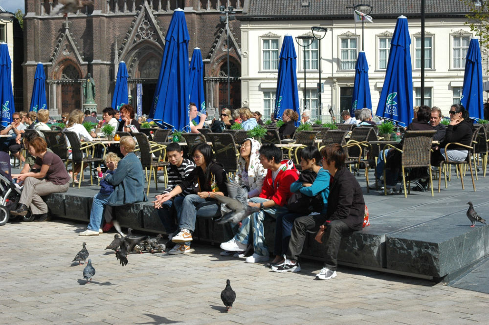 荷兰蒂尔堡山广场_15_sant_en_co_landscape_architecture_De_Heuvel_Tilburg_square.jpg