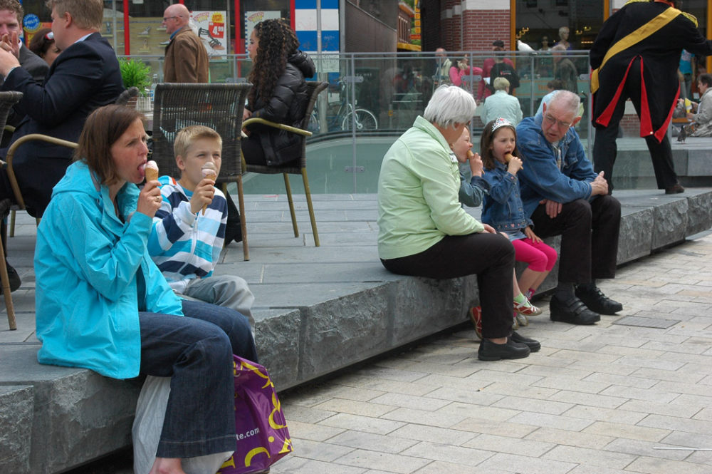 荷兰蒂尔堡山广场_16_sant_en_co_landscape_architecture_De_Heuvel_Tilburg_square.jpg