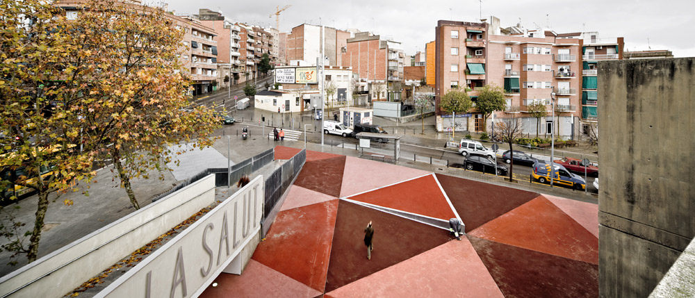 西班牙巴达洛纳“几何”广场_03-Mercat-de-la-Salut-Square-by-VORA-Arquitectura.jpg
