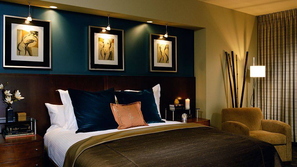 Hotel 1000/Seattle ,WA, USA_004822-02-bedroom-king-bed.jpg