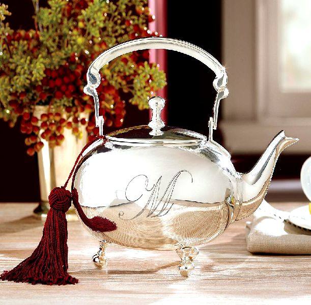 诞餐桌设计装饰_Silver-Plated-Engravable-Teapot.jpg