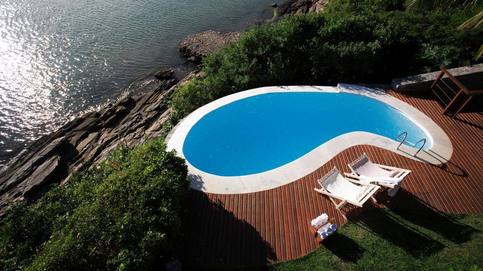 Insólito精品酒店_006235-03-outdoor-pool-daytime.jpg