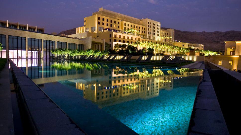 凯宾斯基饭店/伊什塔尔,死海Kempinski Hotel Ishtar Dead Sea_003106-01-exterior-night-pool.jpg