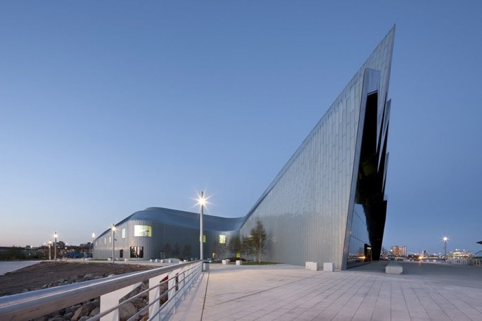 滨江博物馆 Riverside Museum / Zaha Hadid Architects__m_gw_yqnvZxsIrrq9KAC-7TKGELV5NCOmf4ChJJ6VRHs5KvIDM1nlMtQ7q1mpSW5vn6DHei_9LcXXYY.jpg