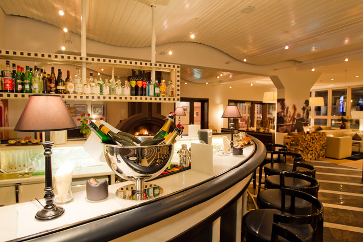 水晶酒店(Hotel The Crystal),奥地利_full_Bar-Kamin.jpg