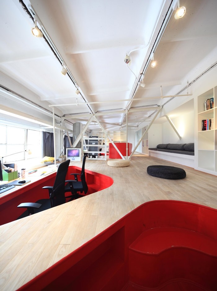 红坊办公室 Red Town Office / Taranta Creations__m_gw_yqnvZxsIrrq9KAC-7TKGEAI1GW3aW21gu5EBiIVveyodppoaw3uEyffQoOKW6iYoN4zy83p-YK.jpg
