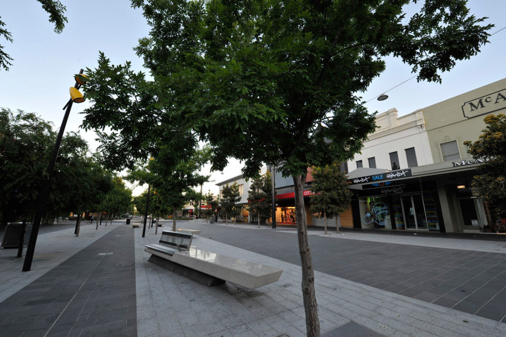 哈格里夫斯商场中央广场/澳大利亚,维多利亚_rushwright-landscape-architecture-mall-street-09.jpg