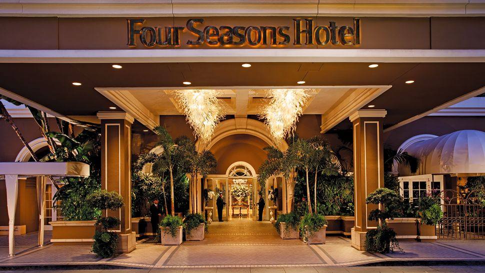 四季酒店/洛杉矶比佛利山庄Four Seasons Hotel  at Beverly Hills_000739-13-exterior-entrance.jpg